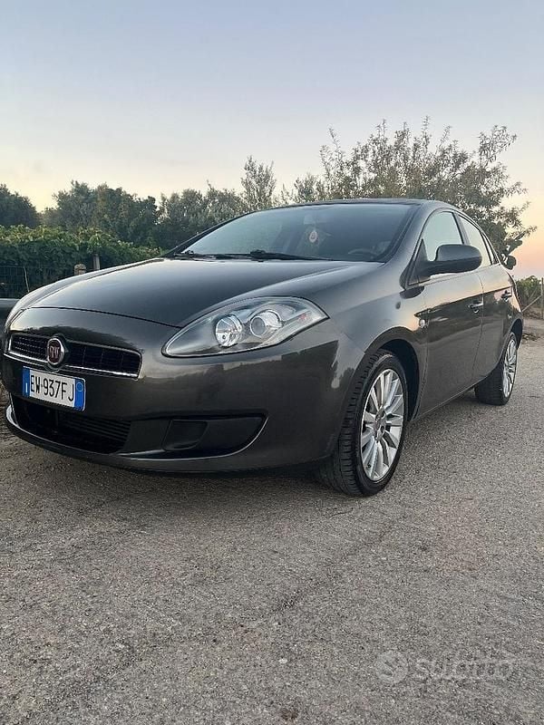 Usata Fiat Bravo 105 CV (77 kW) 2014 Grigio Utilitaria