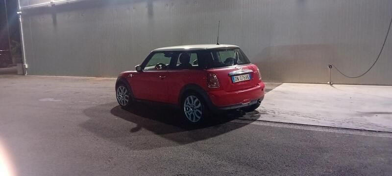 Usata Mini One D 88 CV (64 kW) 2006 Rosso Utilitaria