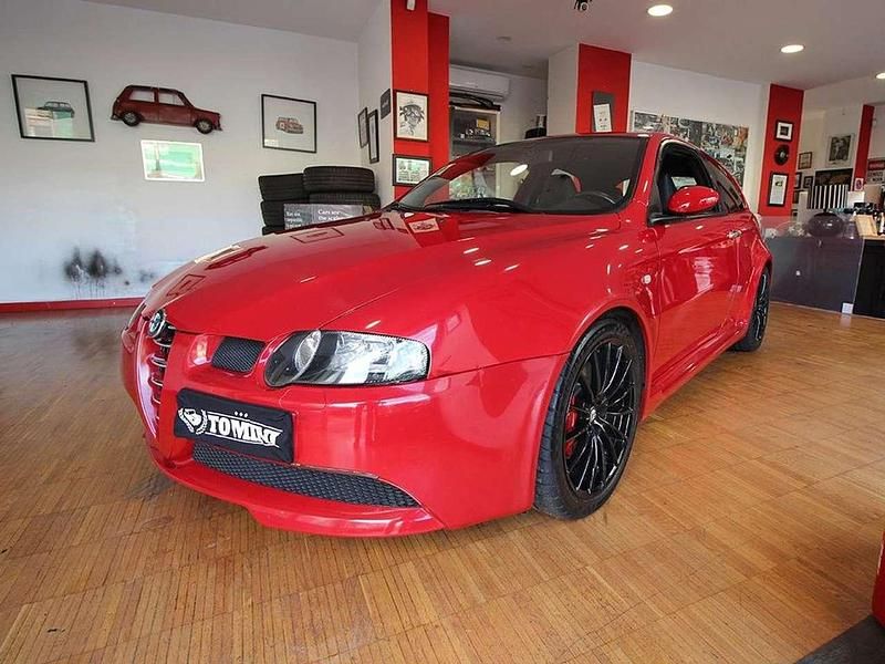 Usata Alfa Romeo 147 GTA 250 CV (183 kW) 2003 Rosso alfa 130 Utilitaria