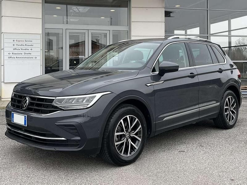 Usata VW Tiguan Life 150 CV (110 kW) 2022 Dolphin grey SUV