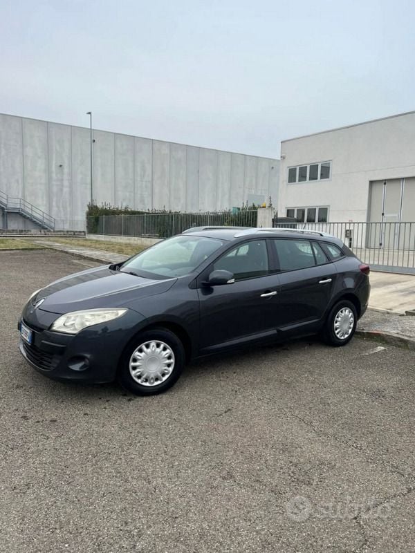 Usata Renault Mégane GrandTour 110 CV (80 kW) 2010 Grigio Station wagon