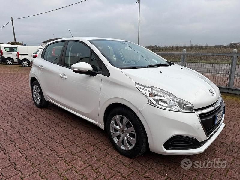 Usata Peugeot 208 Active 102 CV (75 kW) 2020 Bianco Utilitaria