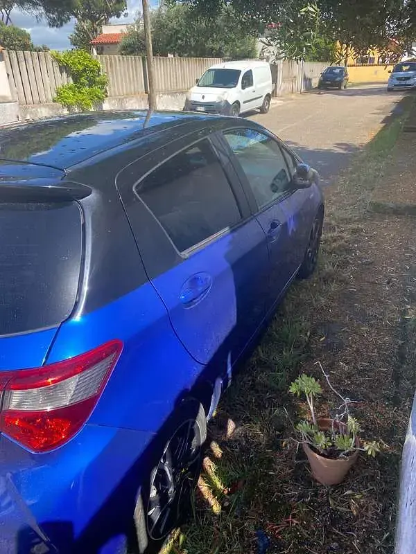 Begagnad Toyota Yaris Hybrid Edition 73 HK (53 kW) 2017 Sedan