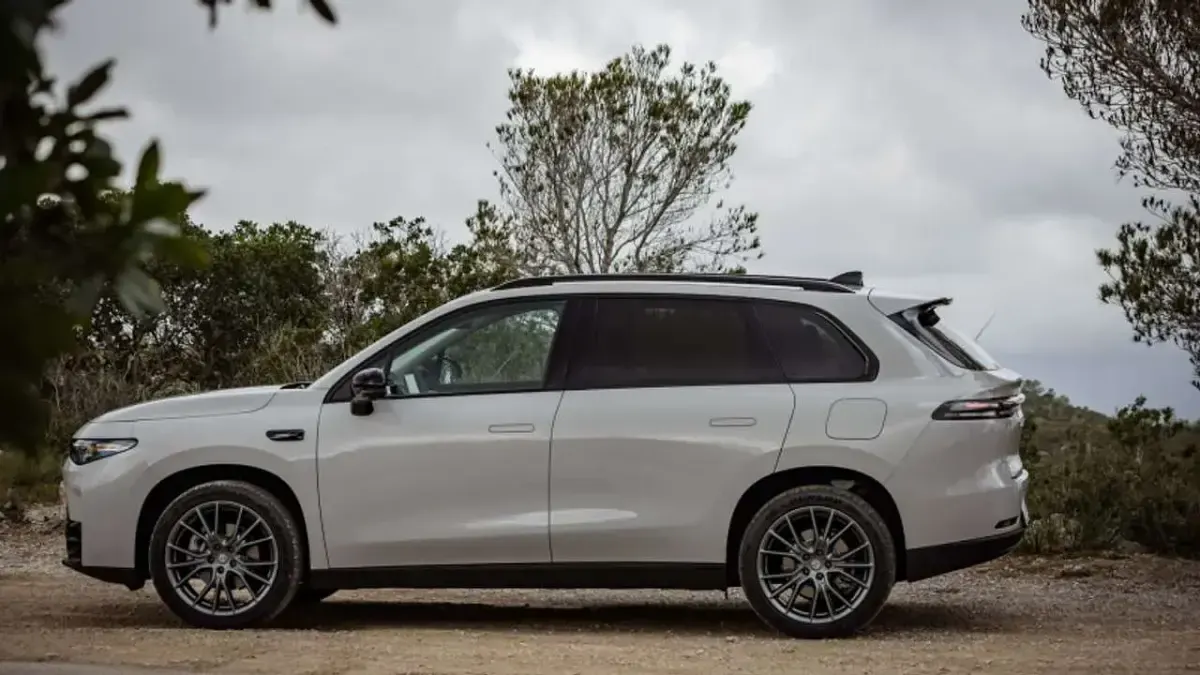 Nuova Leapmotor C10 215 CV (158 kW) 2026 Argento SUV