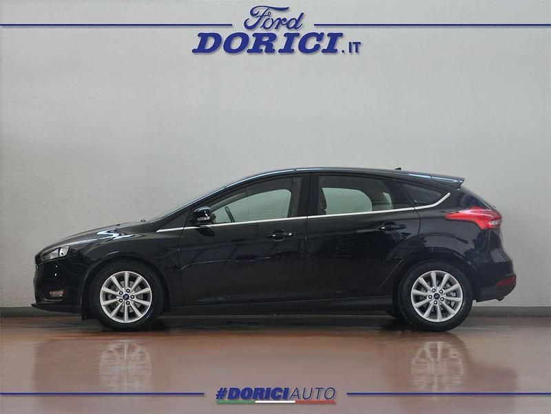 Usata Ford Focus Titanium 120 CV (88 kW) 2016 Agate black Berlina