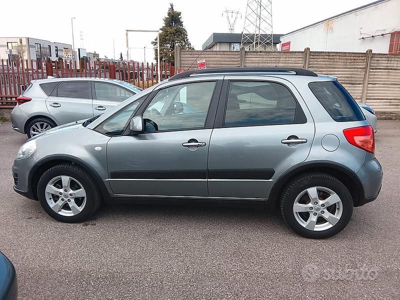 Usata Suzuki SX4 GLX 120 CV (88 kW) 2012 Grigio Station wagon