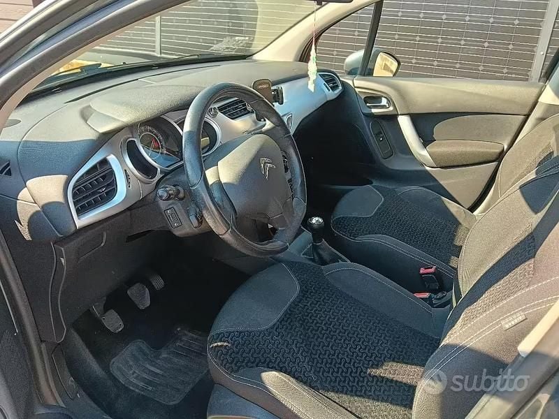 Begagnad Citroën C3 60 HK (44 kW) 2011 Grå Sedan