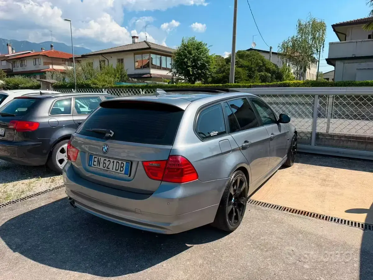 Usata BMW 320 177 CV (130 kW) 2009 Bluazzurro Station wagon