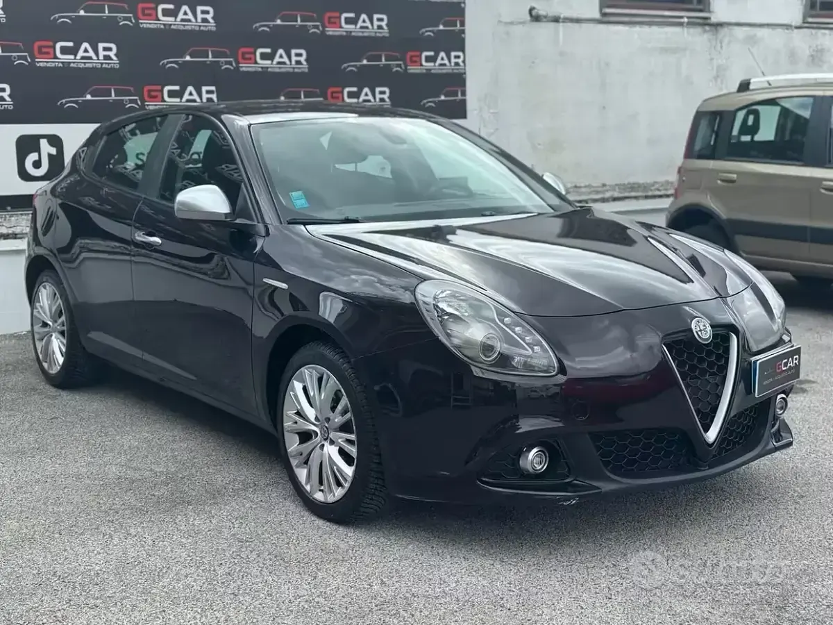 Usata Alfa Romeo Giulietta Super 120 CV (88 kW) 2017 Nero Utilitaria