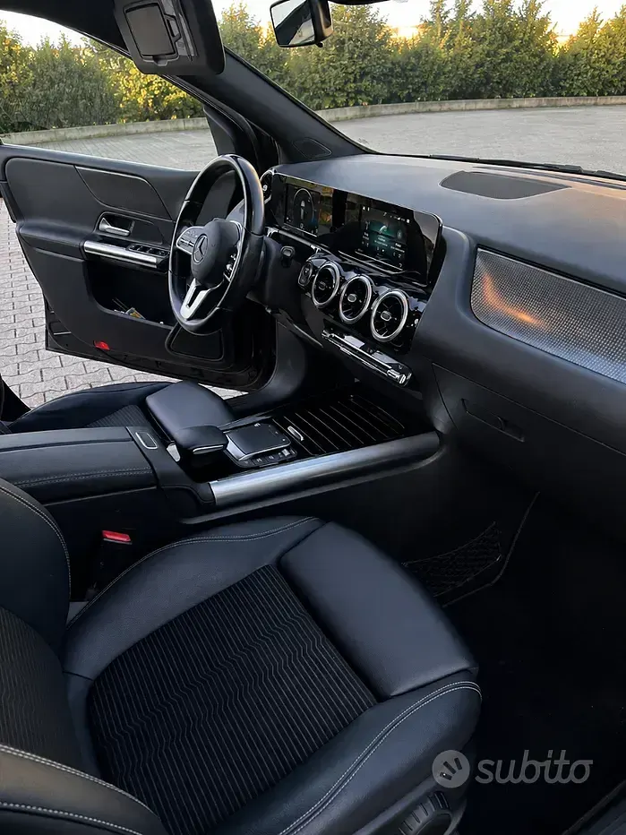 Usata Mercedes B180 116 CV (85 kW) 2020 Nero Utilitaria