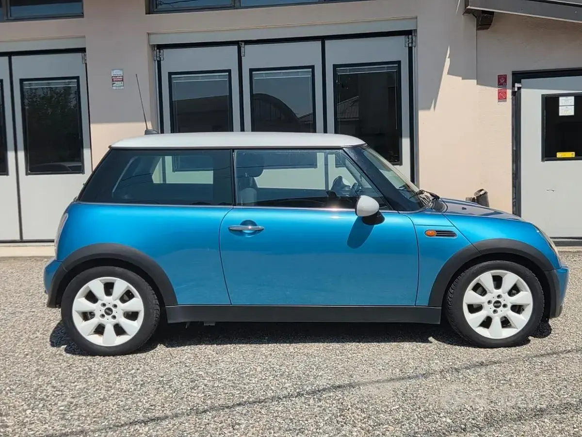 Usata Mini Cooper 116 CV (85 kW) 2005 Blu/azzurro Utilitaria