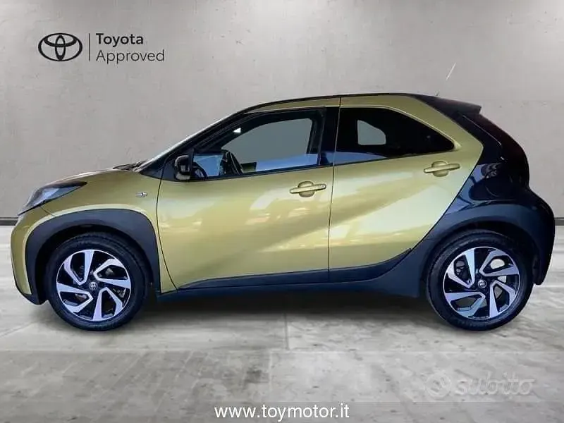 Usata Toyota Aygo X Trend 72 CV (52 kW) 2023 Giallo SUV