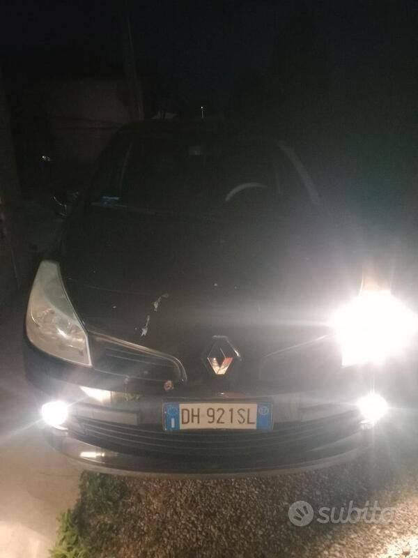 Usata Renault Clio II 54 CV (39 kW) 2007 Nero Utilitaria