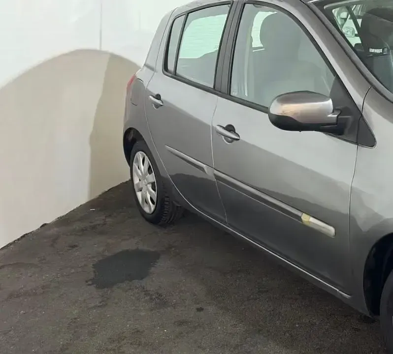 Second-hand Renault Clio IV 75 CP (55 kW) 2013 Gri Berlinǎ