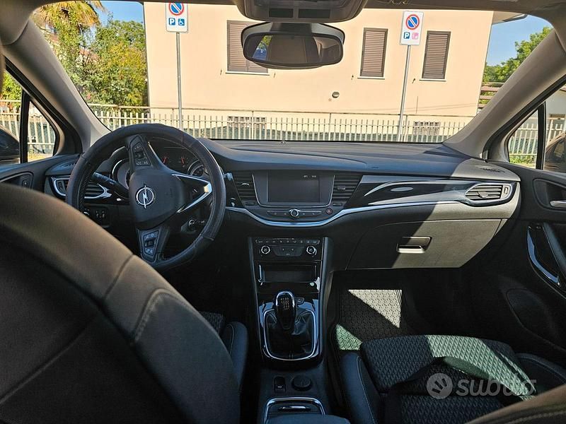 Usata Opel Astra Innovation 110 CV (80 kW) 2019 Verde Berlina