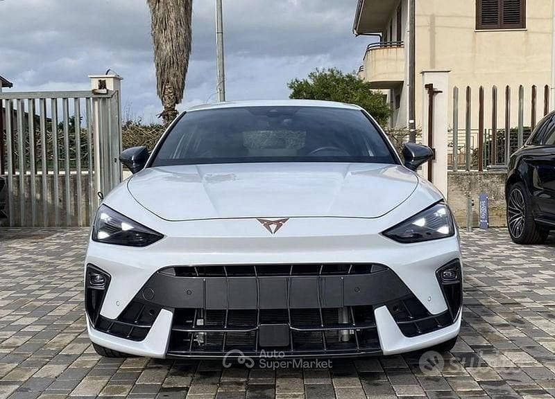 Usata Cupra Leon 150 CV (110 kW) 2025 Bianco Berlina