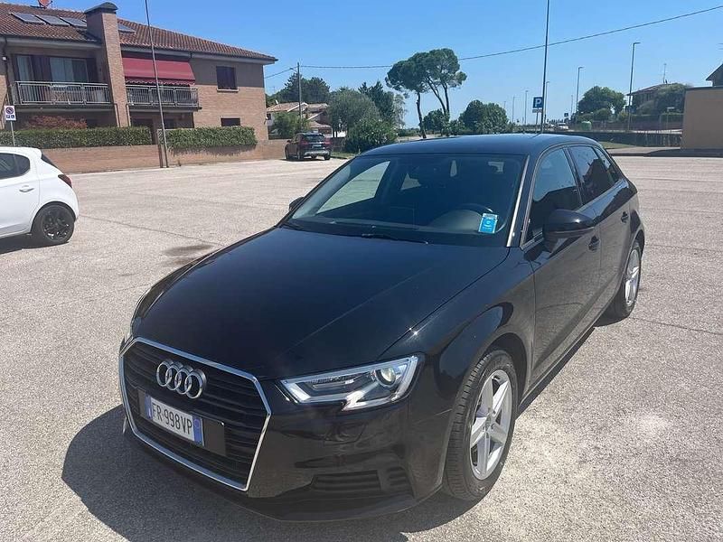 Nero Usata 2018 Audi A3 Sportback Design Due volumi | 12.999 € (Ottimo prezzo) - Immagine 1/4