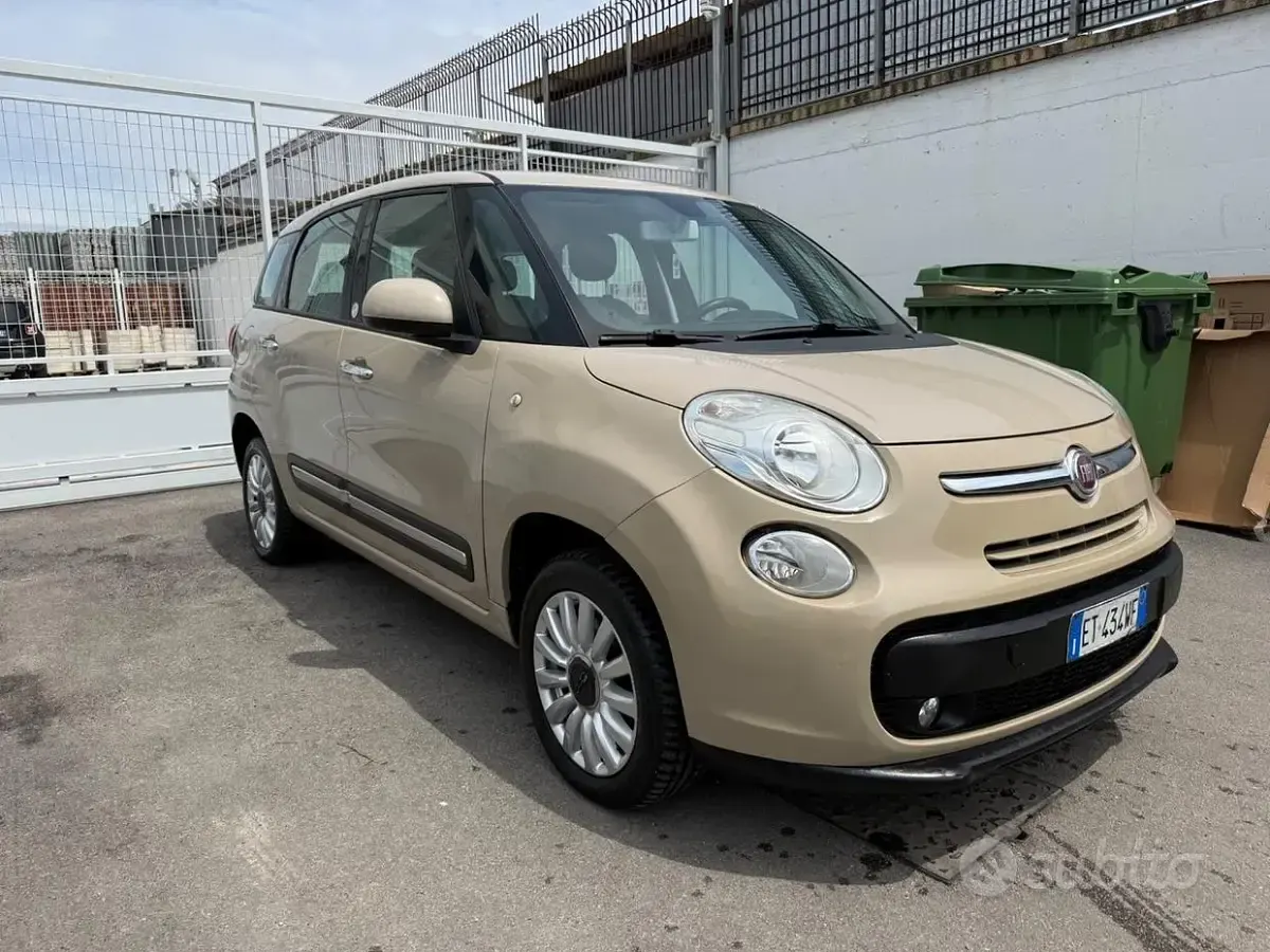 Usata Fiat 500L Living 80 CV (58 kW) 2014 Beige Monovolume