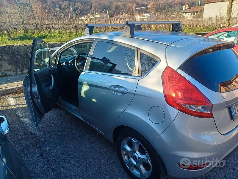 Usata Ford Fiesta 2010 Grigio Utilitaria