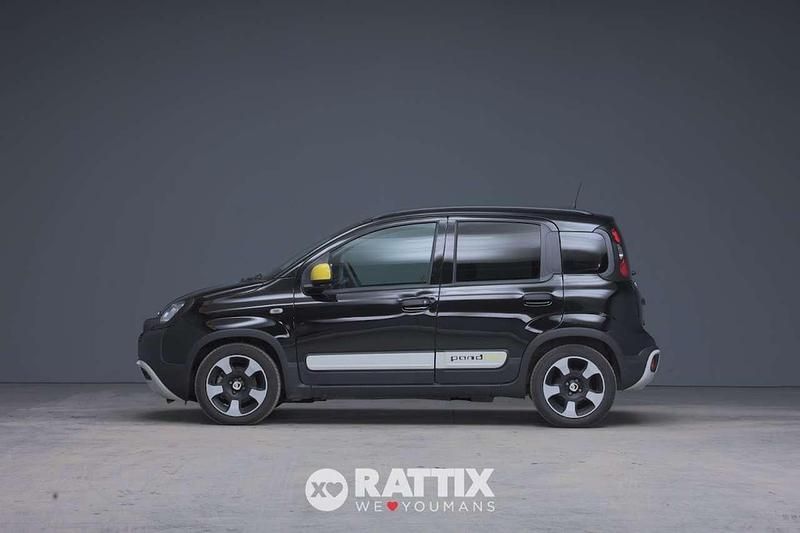 Usata Fiat Panda Cross Cross 69 CV (50 kW) 2025 Nero pastello Utilitaria