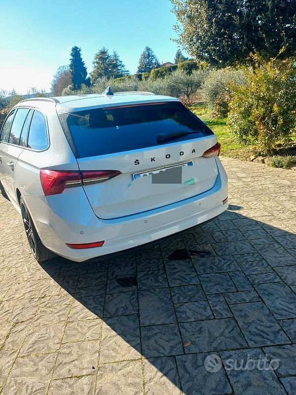 Usata Skoda Octavia 130 CV (95 kW) 2021 Bianco Station wagon