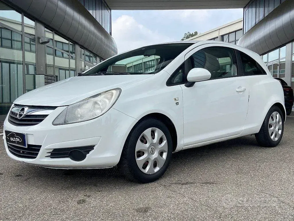 Usata Opel Corsa Club 80 CV (58 kW) 2010 Bianco Utilitaria