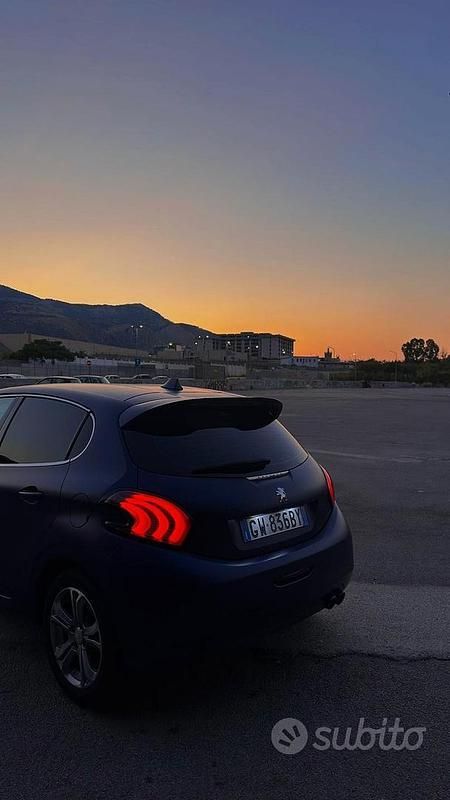 Usata Peugeot 208 Allure 2013 Utilitaria