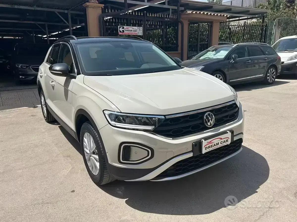 Usata VW T-Roc Style 116 CV (85 kW) 2023 Beige SUV