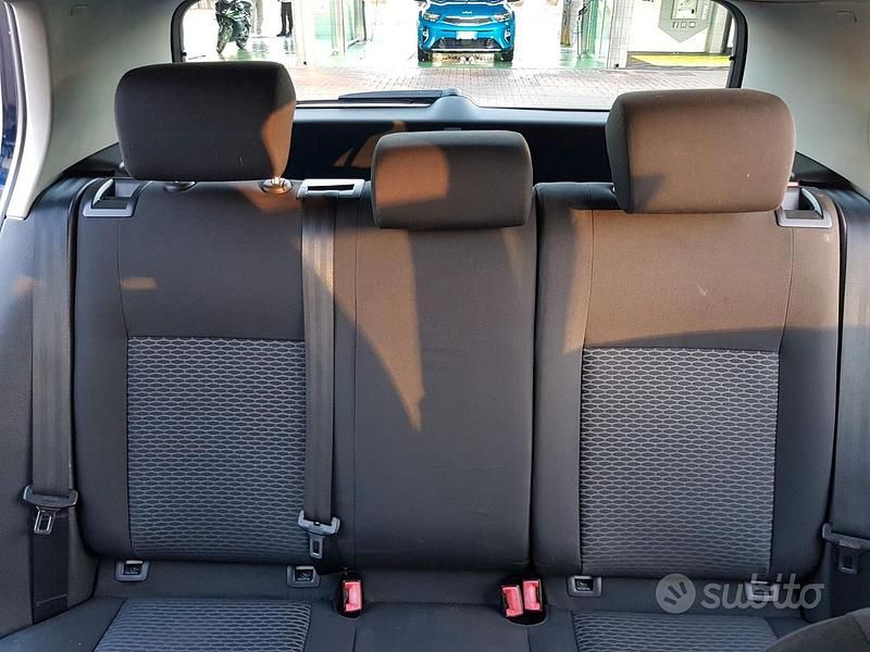 Usata VW Golf VI 102 CV (75 kW) 2010 Blu Utilitaria