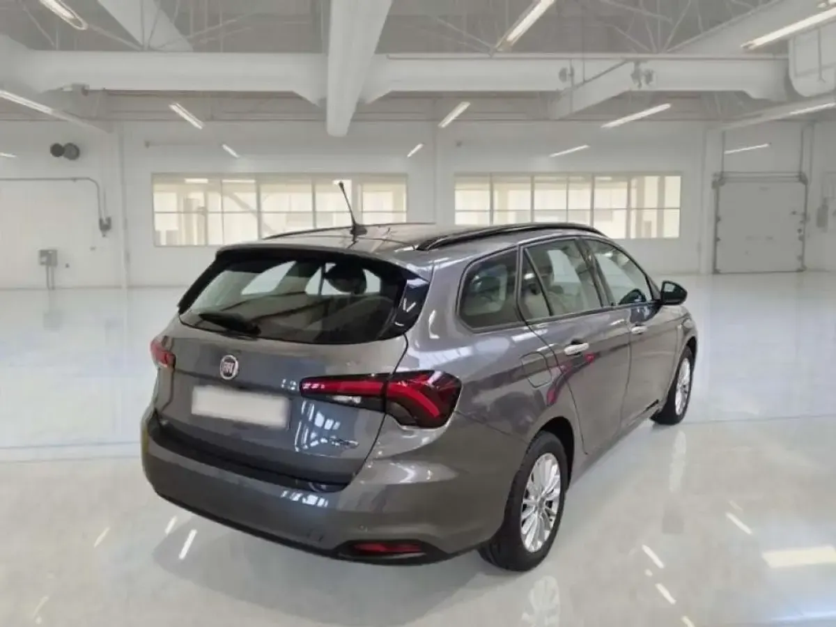Usata Fiat Tipo Business 95 CV (69 kW) 2021 Grigio scuro Station wagon