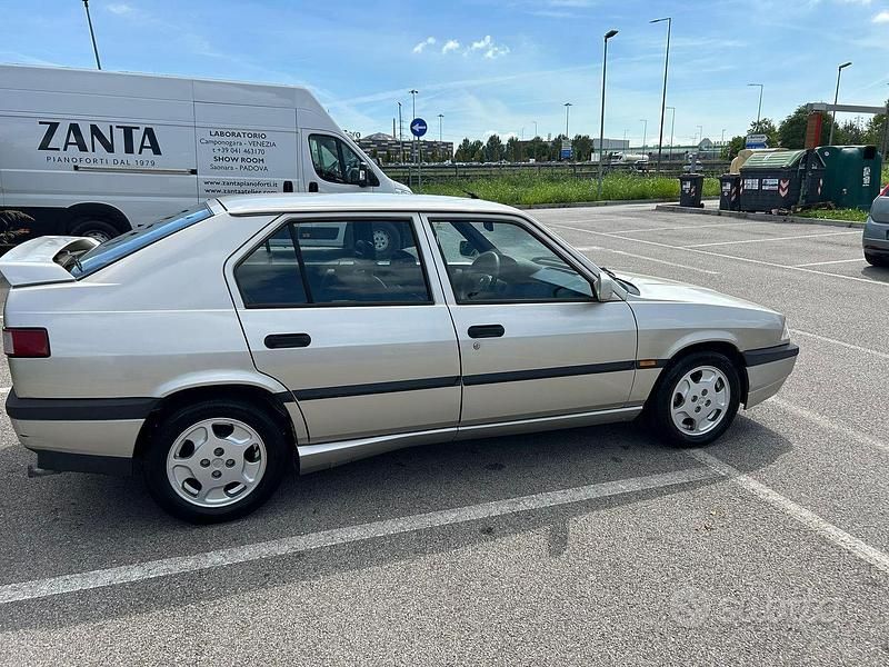 Usata Alfa Romeo 33 107 CV (78 kW) 1991 Grigio Berlina