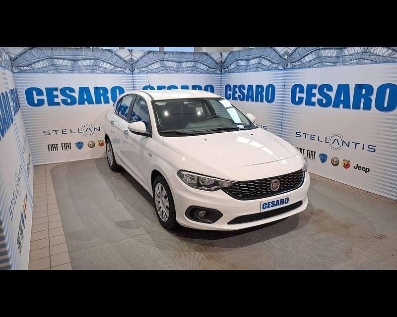 Bianco Usata 2017 Fiat Tipo Easy Tre volumi | 13.900 € (Molto cara) - Immagine 1/4