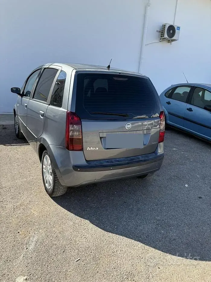 Usata Fiat Idea 70 CV (51 kW) 2007 Grigio Monovolume