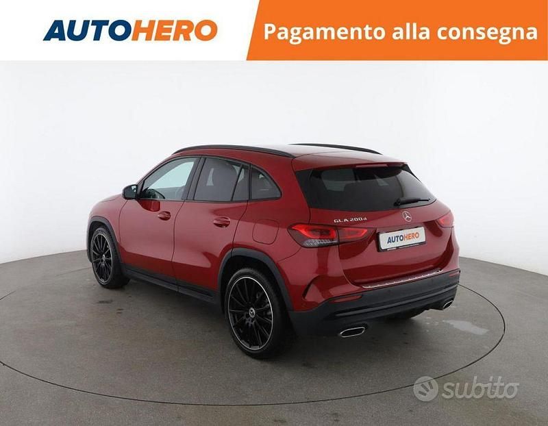 Usata Mercedes GLA200 Premium 149 CV (109 kW) 2023 Rosso SUV