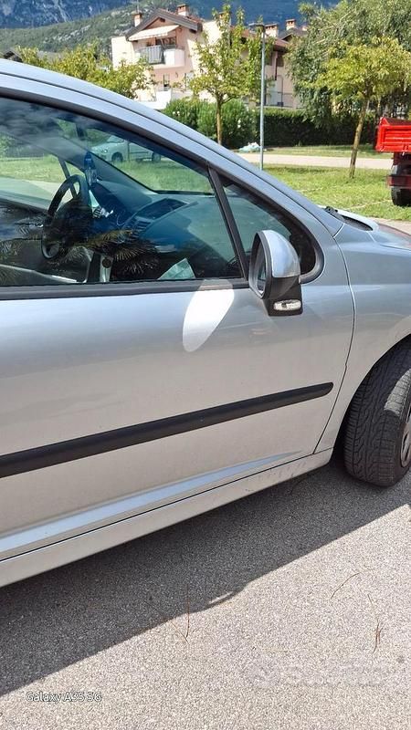 Usata Peugeot 207 70 CV (51 kW) 2007 Grigio Berlina