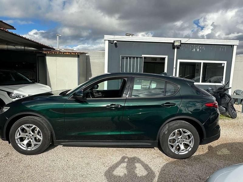 Usata Alfa Romeo Stelvio 190 CV (139 kW) 2021 Verde SUV