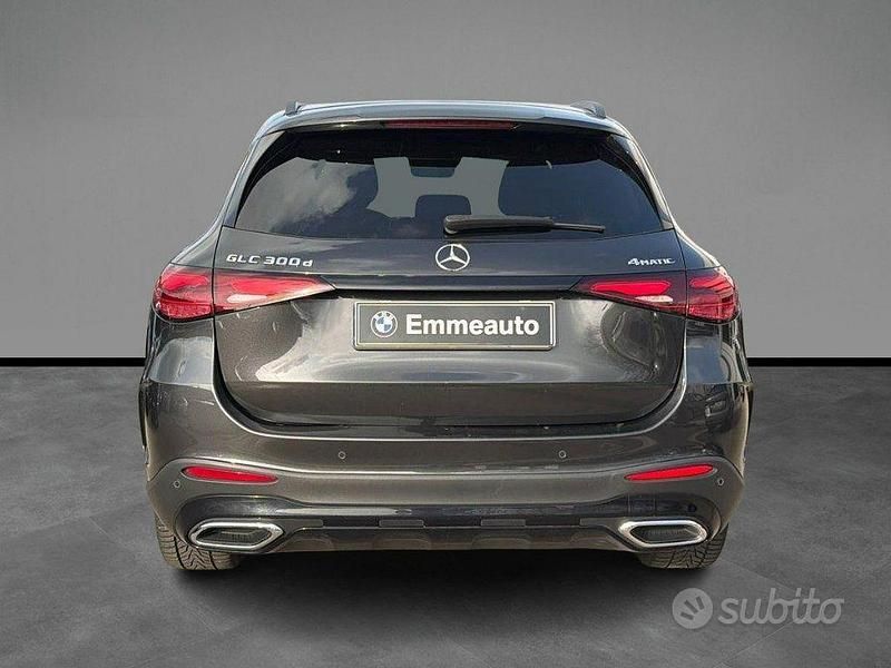 Usata Mercedes GLC300e AMG 269 CV (197 kW) 2023 Grigio SUV