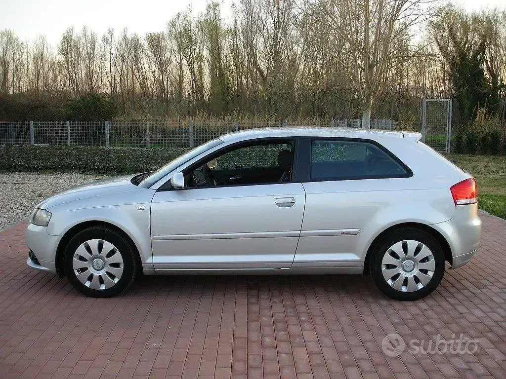 Usata Audi A3 S-Line 102 CV (75 kW) 2008 Grigio metallizzato Utilitaria