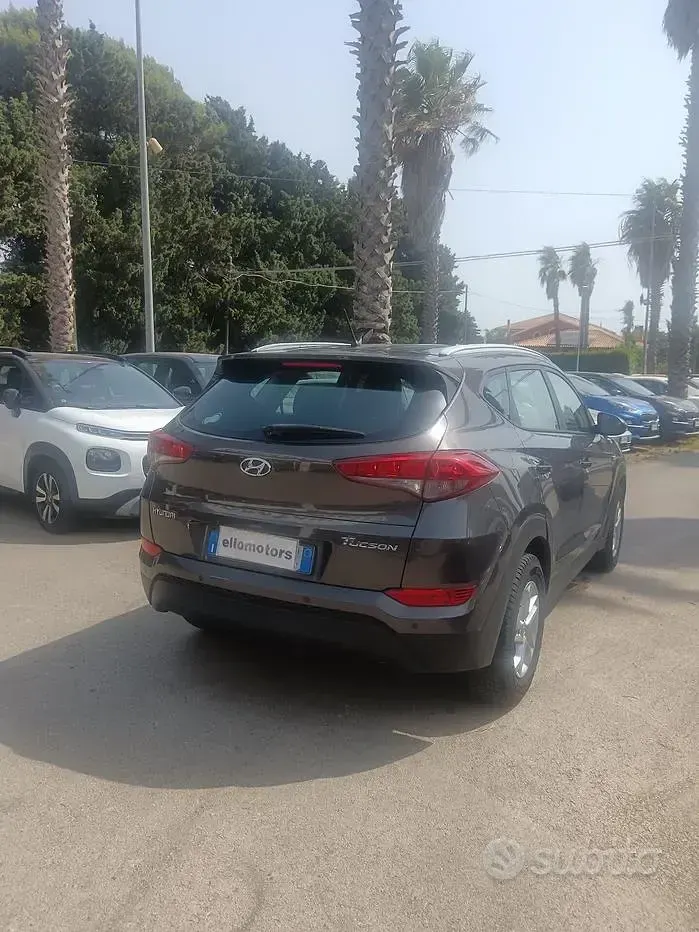 Usata Hyundai Tucson Comfort 116 CV (85 kW) 2017 Grigio SUV
