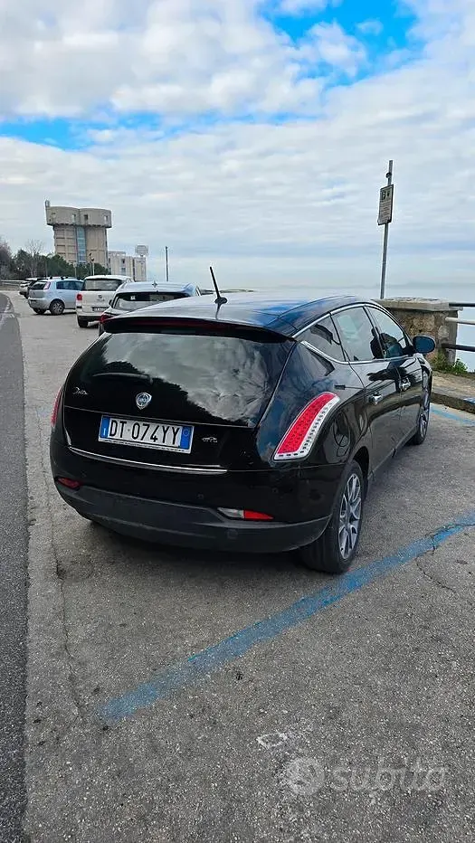Usata Lancia Delta 165 CV (121 kW) 2009 Nero Utilitaria