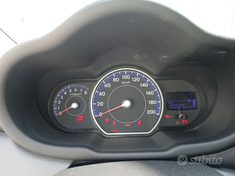 Usata Hyundai i10 69 CV (50 kW) 2012 Bianco Utilitaria