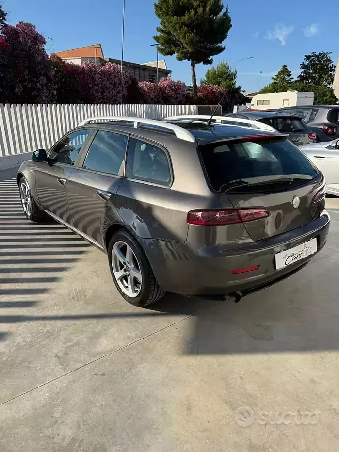 Usata Alfa Romeo 159 Progression 120 CV (88 kW) 2007 Grigio Berlina