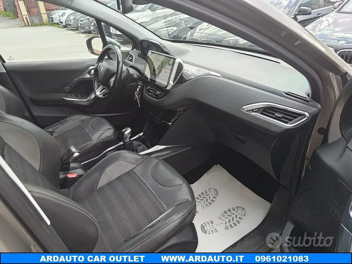 Usata Peugeot 2008 Allure 92 CV (67 kW) 2014 Grigio SUV