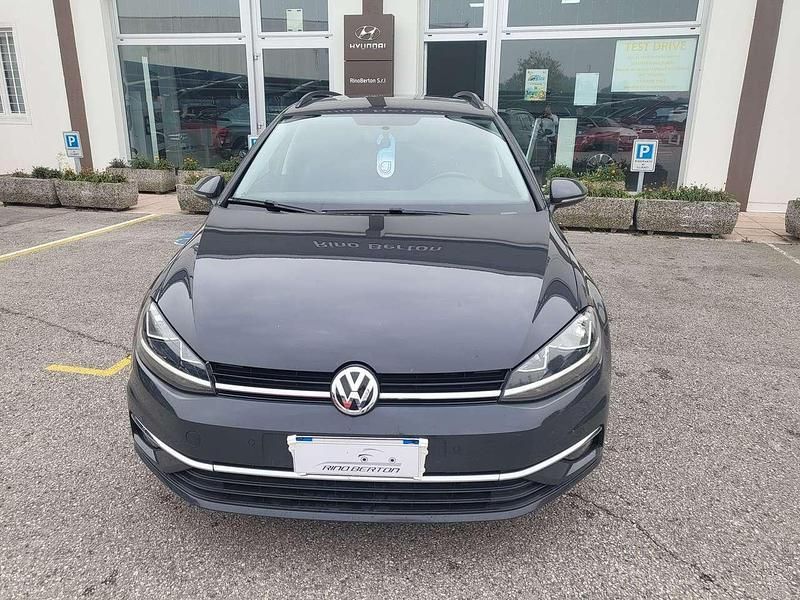 Grigio Usata 2018 VW Golf VII Business Station wagon | 15.900 € (Cara) - Immagine 1/4