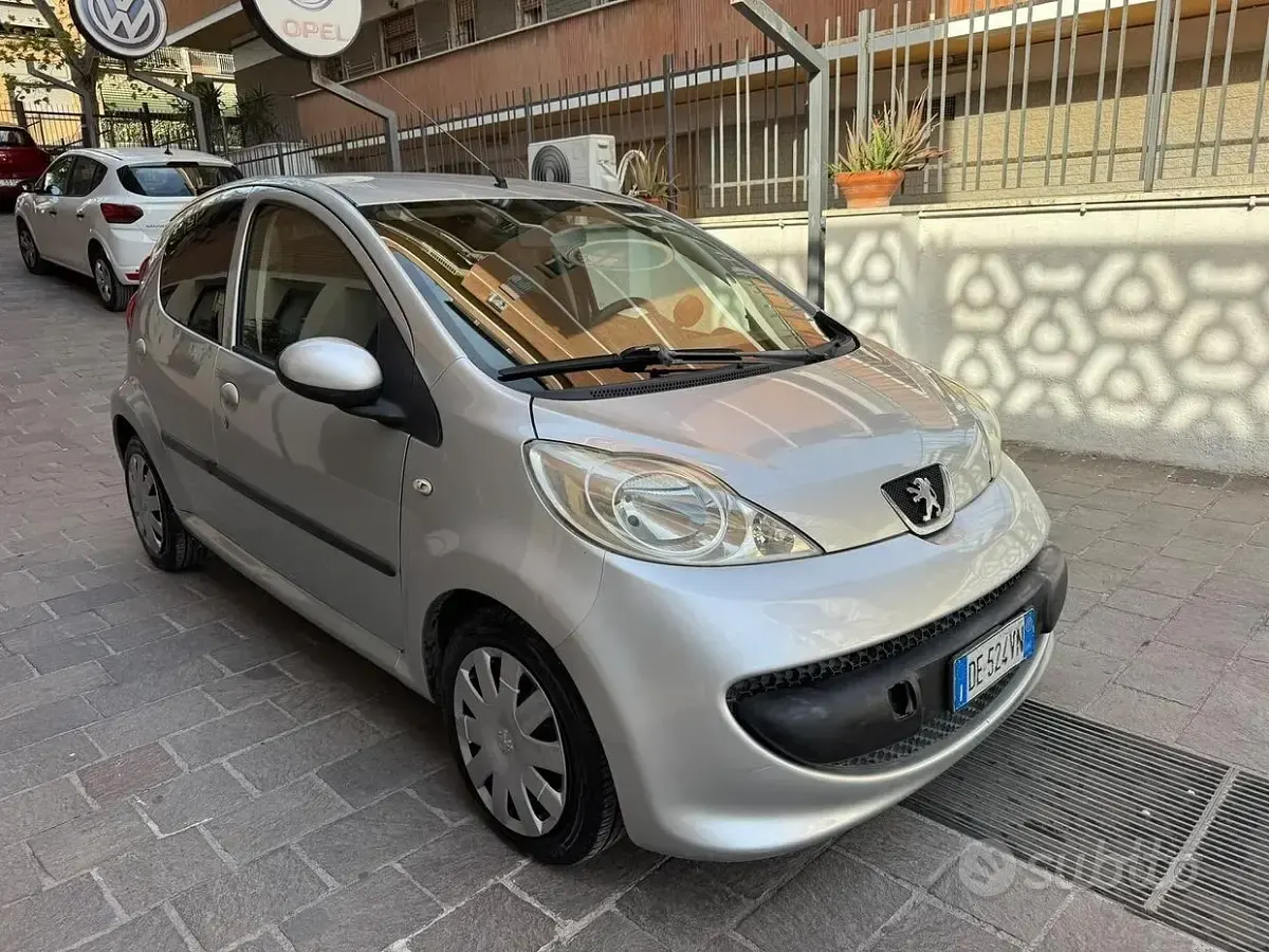 Usata Peugeot 107 54 CV (39 kW) 2007 Utilitaria