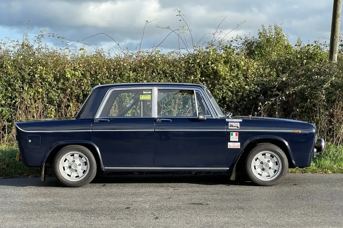 Usata Lancia Fulvia 71 CV (52 kW) 1965 Blu Berlina