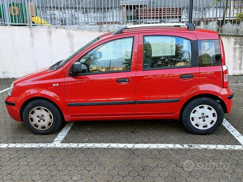 Usata Fiat Panda Easy 69 CV (50 kW) 2012 Rosso Utilitaria