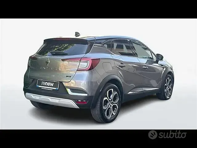 Usata Renault Captur Techno 94 CV (69 kW) 2022 Grigio scuro SUV