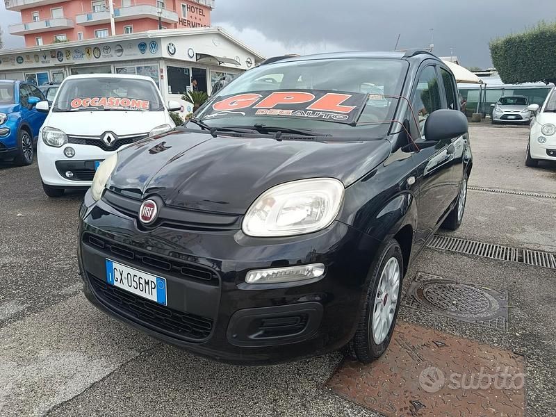 Nero Usata 2014 Fiat Panda Tre volumi | 5800 € (Buon prezzo) - Immagine 1/4
