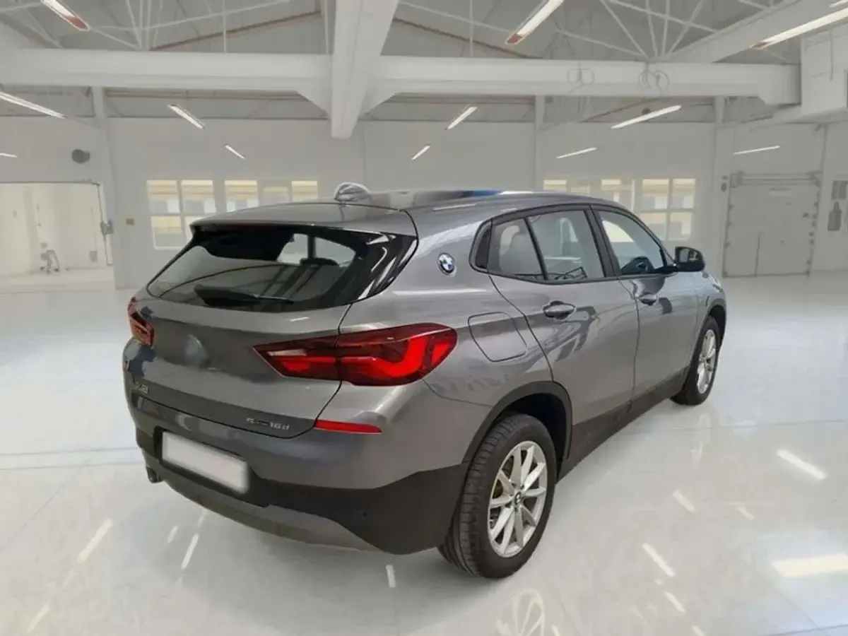 Usata BMW X2 116 CV (85 kW) 2023 Grigio SUV